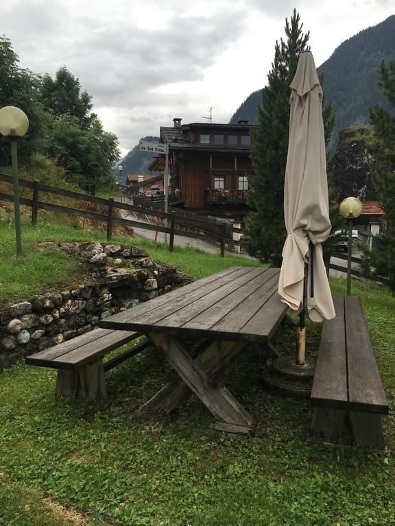 Ciasa Sot Croze Lägenhet Pozza di Fassa Exteriör bild