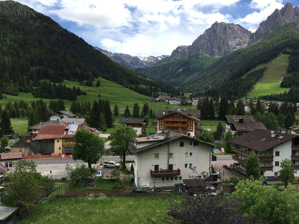 Ciasa Sot Croze Lägenhet Pozza di Fassa Exteriör bild